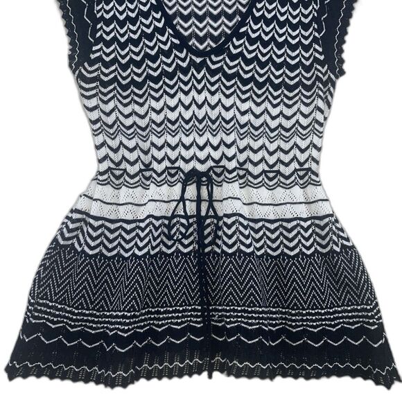 Torrid Y2K Black White Top Plus Size 3X Short Sleeve Perforated Semi Open Knit - Picture 4 of 11